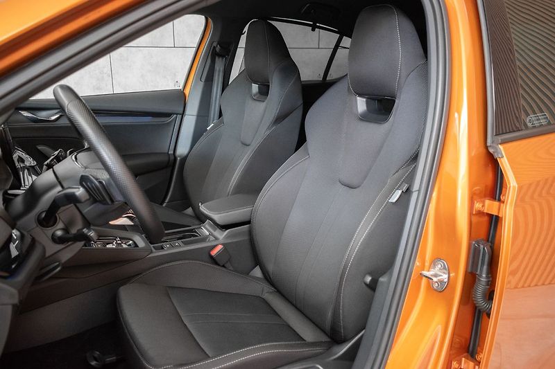 Škoda Octavia 2.0 TSI SPORTLINE*DCC*4x4*ČR - fotka 10 z 58