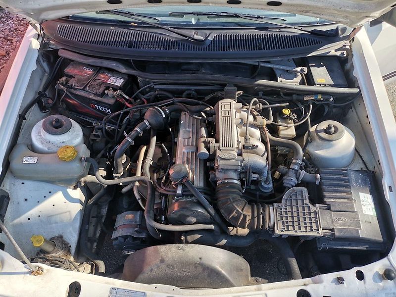 Ford Sierra (1991) 2.0i 74kw CLX Kombi - fotka 19 z 33