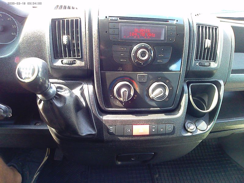 Peugeot Boxer 2.2 HDi,81kW,L2H2,5 míst,klima - fotka 17 z 26