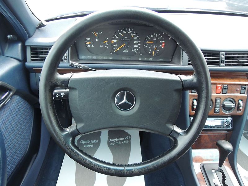 Mercedes-Benz Třídy E 124 300E 4Matic Automat - fotka 10 z 20