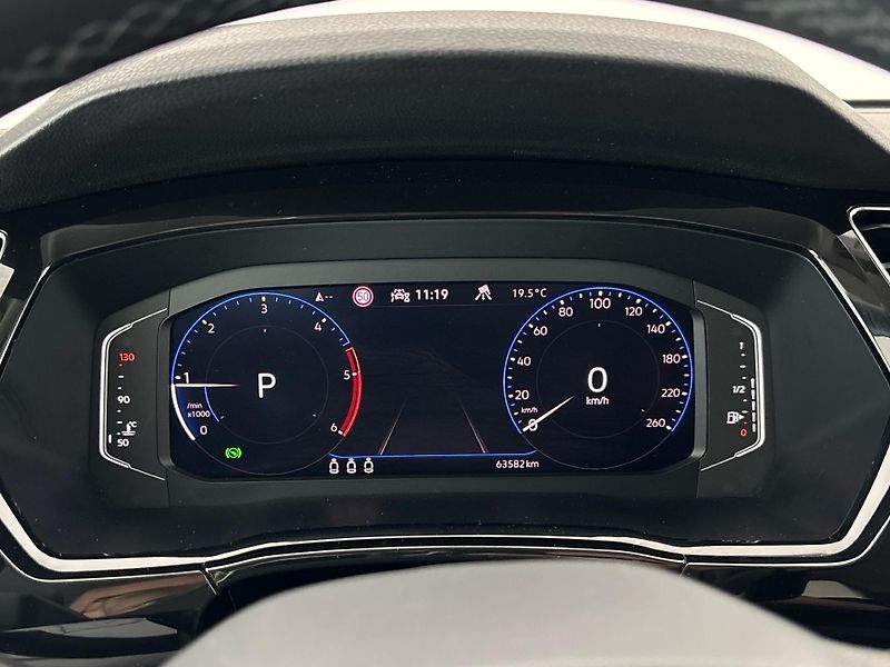 Volkswagen Touran Highline DSG - fotka 11 z 29