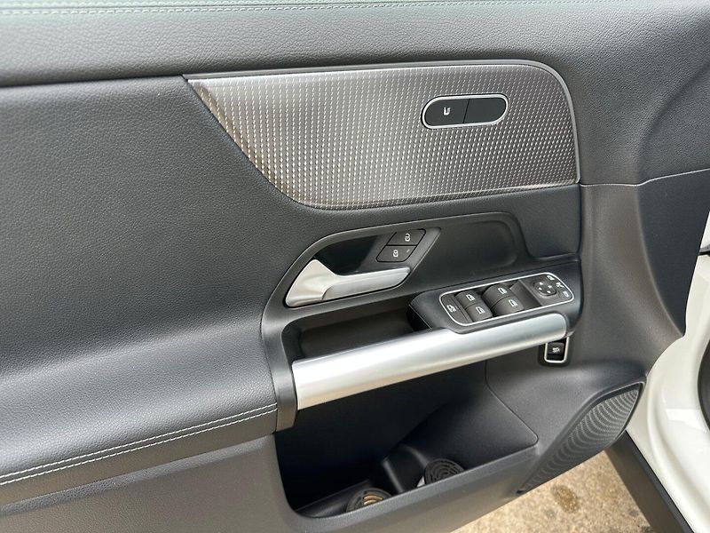 Mercedes-Benz EQA (2023) 250 69,7 kWh - fotka 9 z 29