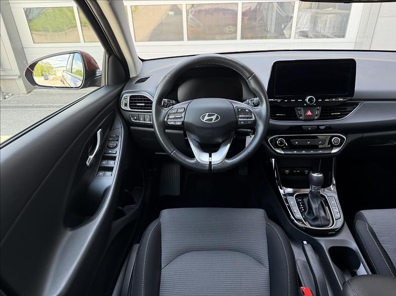 Hyundai i30 1,5 T DCT  WG FL Family Climat - fotka 16 z 25