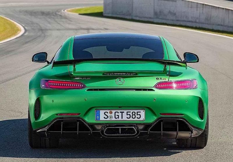 Mercedes-AMG GT R.