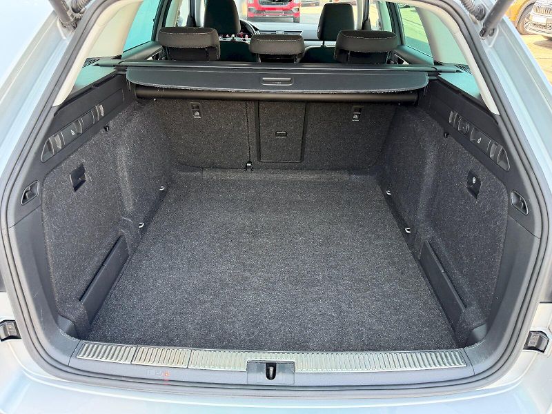 Škoda Superb (2023) 2.0TDI 110kW DSG Style - fotka 33 z 35
