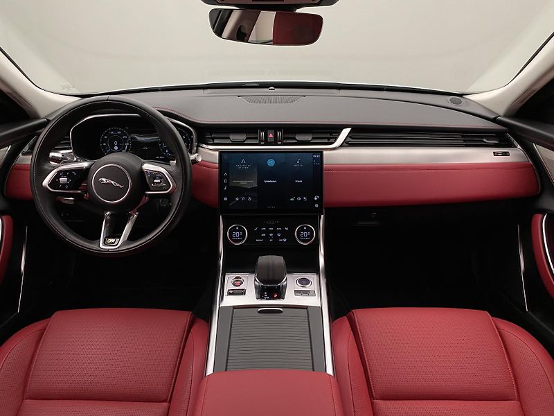 Jaguar XF P300 R-DYNAMIC S AWD AUT CZ - fotka 2 z 44