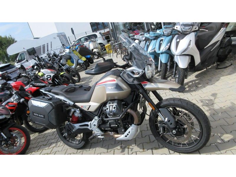 Moto Guzzi (2025) V85 TT Travel e5+ - fotka 2 z 9