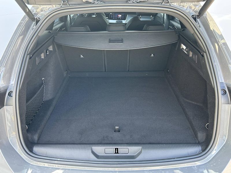 Peugeot 308 (2026) GT Elektromotor 115 kW Baterie - fotka 9 z 28