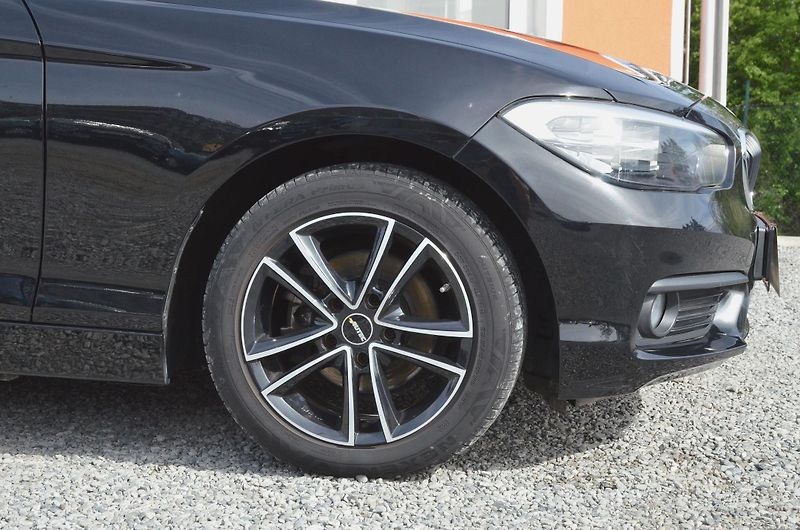 BMW Řada 1 (2016) 116i 80kW Facelift /AUT. KLIMA - fotka 7 z 33