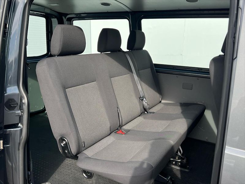 Volkswagen Transporter 2,0 TDi 110kW kombi 5 míst  T6 - fotka 13 z 24