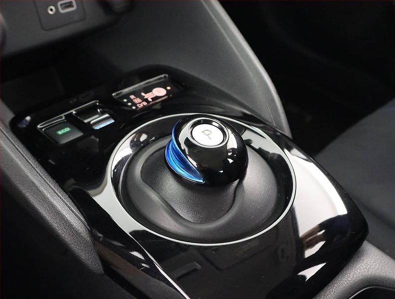 Nissan Leaf (2021) 40 kWh, SoH 90%, Automat - fotka 13 z 21