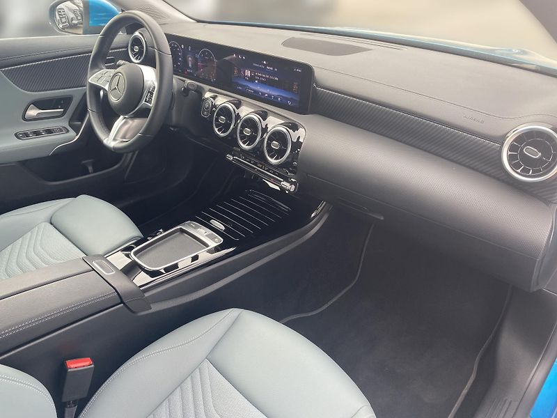 Mercedes-Benz CLA 180d SB Progressive - fotka 19 z 27