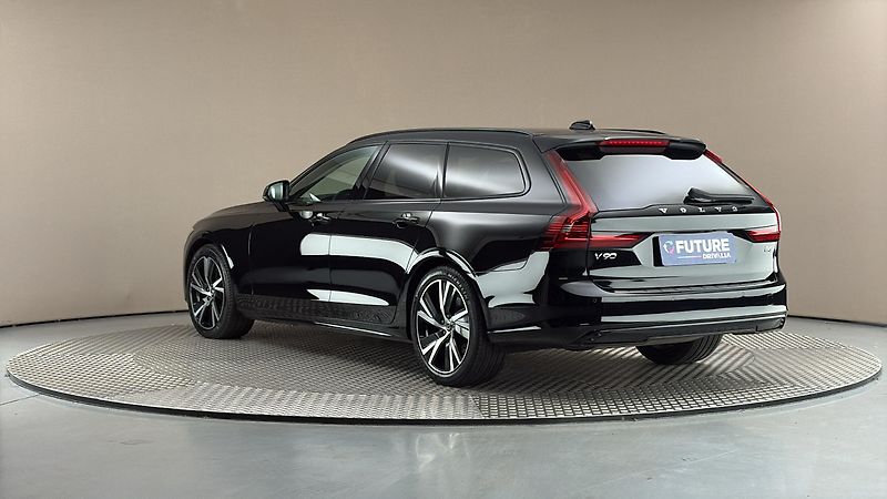 Volvo V90 2.0 B5 AUT Plus Dark - fotka 2 z 31