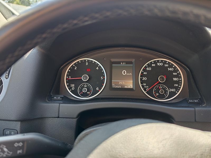 Volkswagen Tiguan 2,0 TDi R-Line  - fotka 17 z 21
