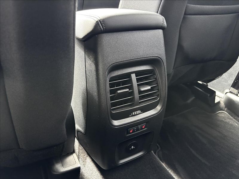 Ford Kuga 2,5 HEV 132kW Titanium - fotka 15 z 33