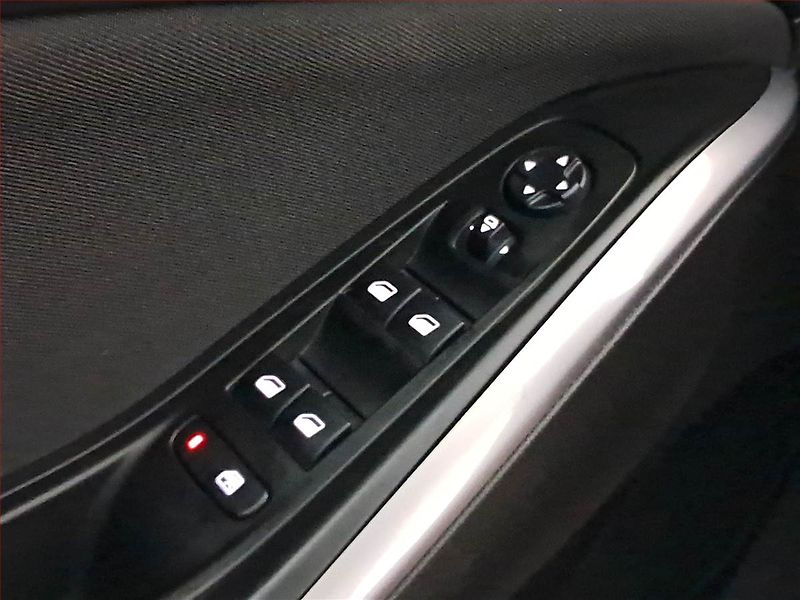 Opel Grandland X (2020) 1.2 Turbo, ČR,1.maj, Tempomat - fotka 15 z 16