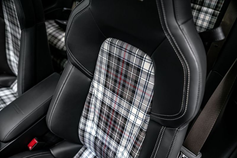 Porsche 911 TURBO 50 YEARS Keramiky Pano - fotka 20 z 30
