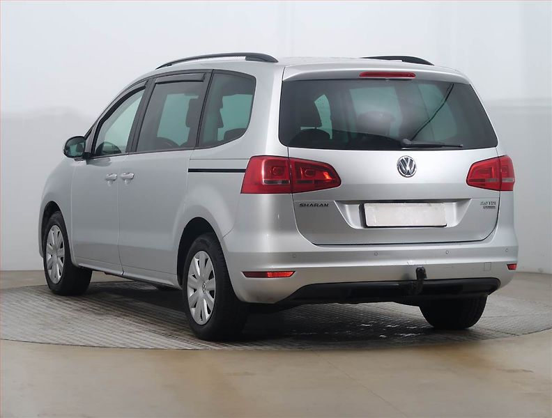 Volkswagen Sharan (2013) 2.0 TDI, Automat, Xenony - fotka 4 z 19