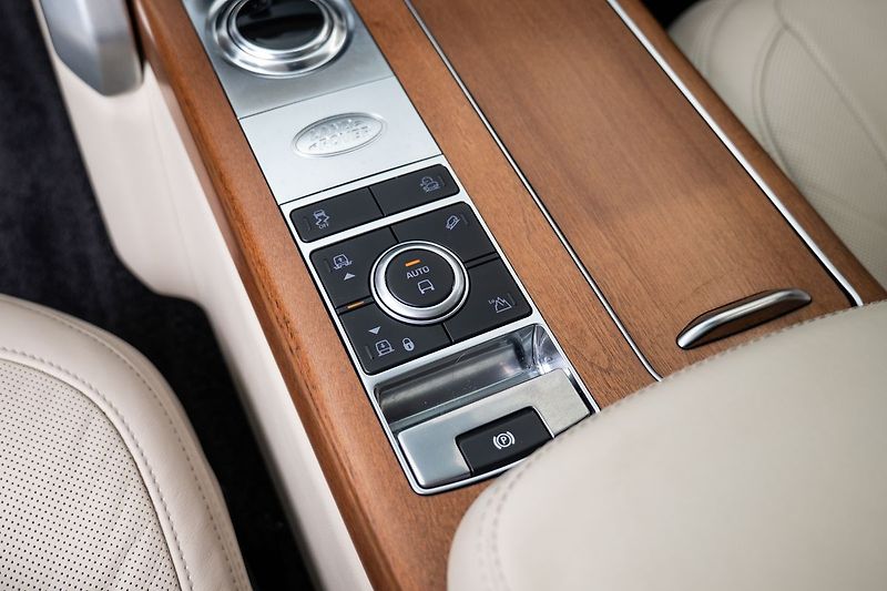Land Rover Range Rover SDV8 Meridian/Pano/LED/Masážní - fotka 17 z 25