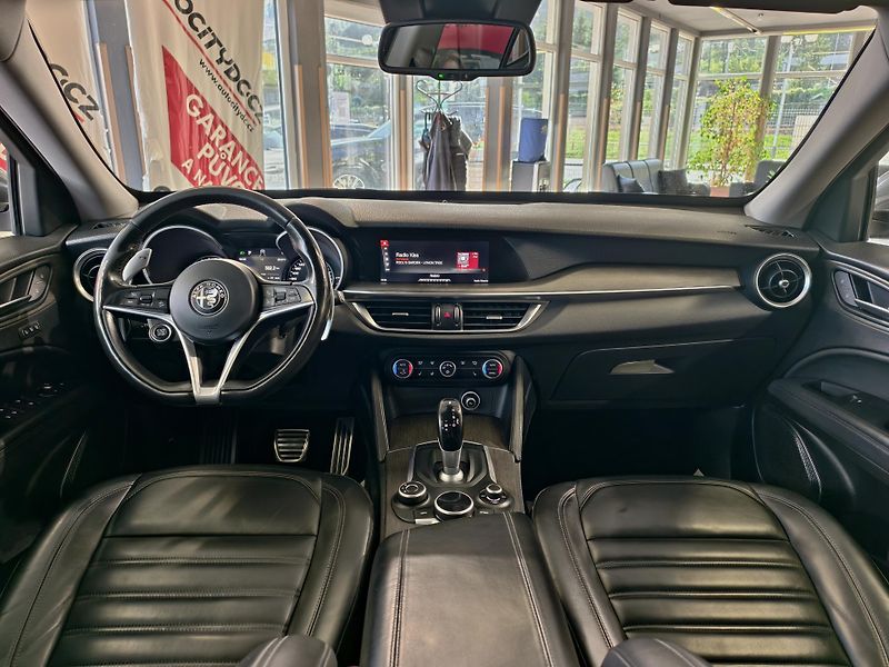 Alfa Romeo Stelvio 2.0 T 206kW Q4 FIRST EDITION - fotka 9 z 24