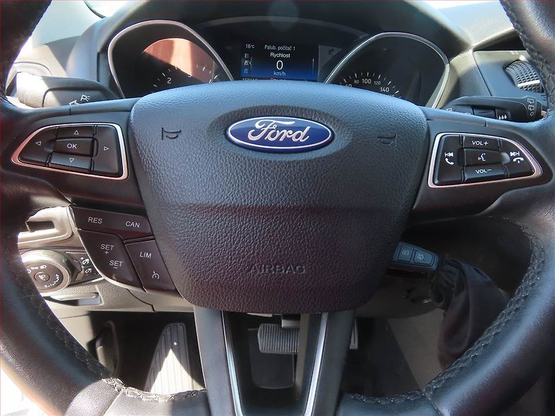 Ford Focus (2018) 2.0 EcoBlue, Automat - fotka 18 z 20