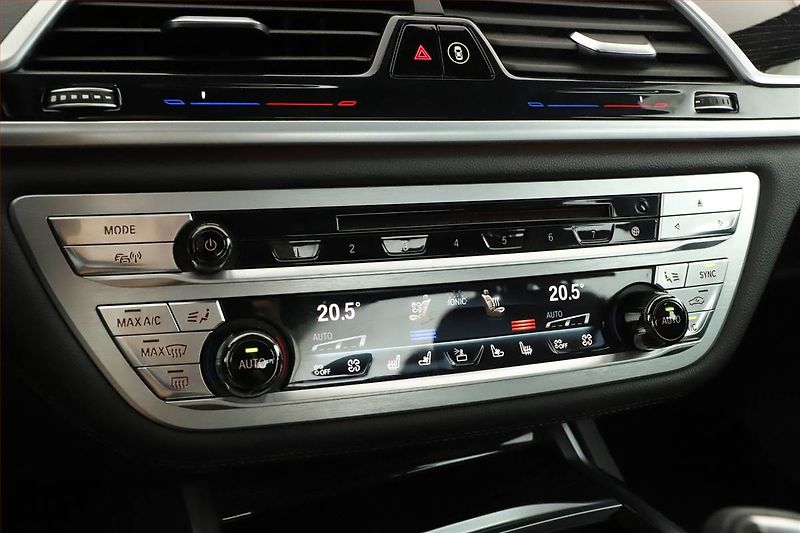 BMW Řada 7 (2019) M Paket 730 d xDrive, ČR - fotka 20 z 31