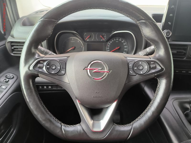 Opel Combo (2019) 1.5CDTi, Life, navi, panor - fotka 21 z 25