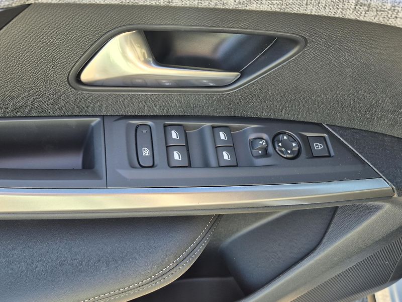 Peugeot 5008 (2026) BUSINESS Hybrid 145 e-DCS6 - fotka 15 z 25