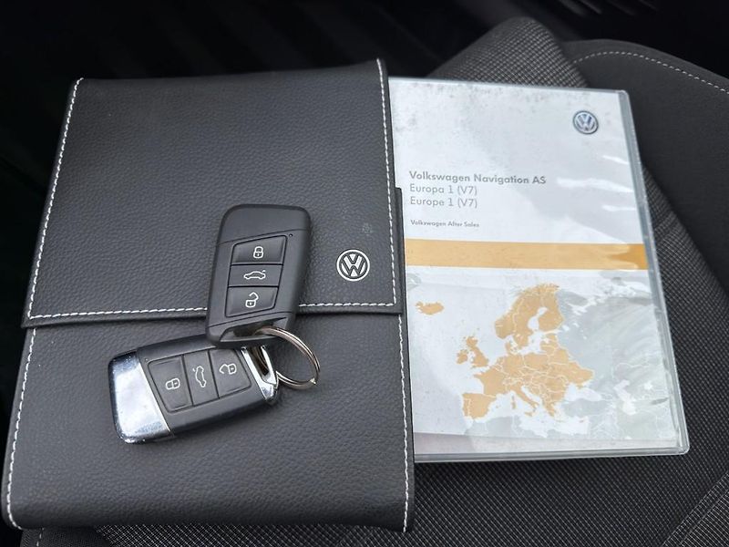 Volkswagen Passat 2.0 TDI 110 kW 4x4 navigace - fotka 22 z 24