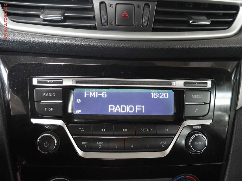 Nissan Qashqai (2016) 1.2 DIG - T, ČR, AC, temp - fotka 18 z 19