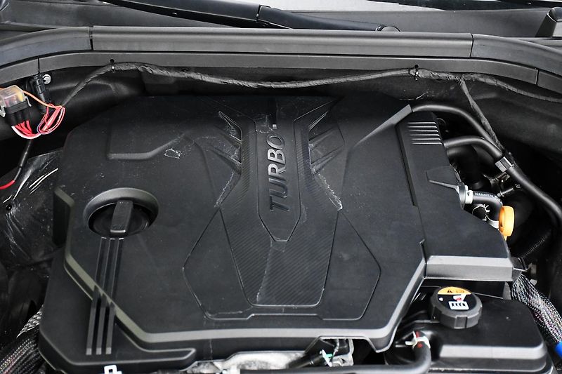 Genesis GV70 2.5T AWD AT8 LUXURY LINE - fotka 46 z 46