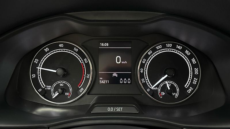 Škoda Scala 1.0 TSI Ambition - fotka 10 z 23