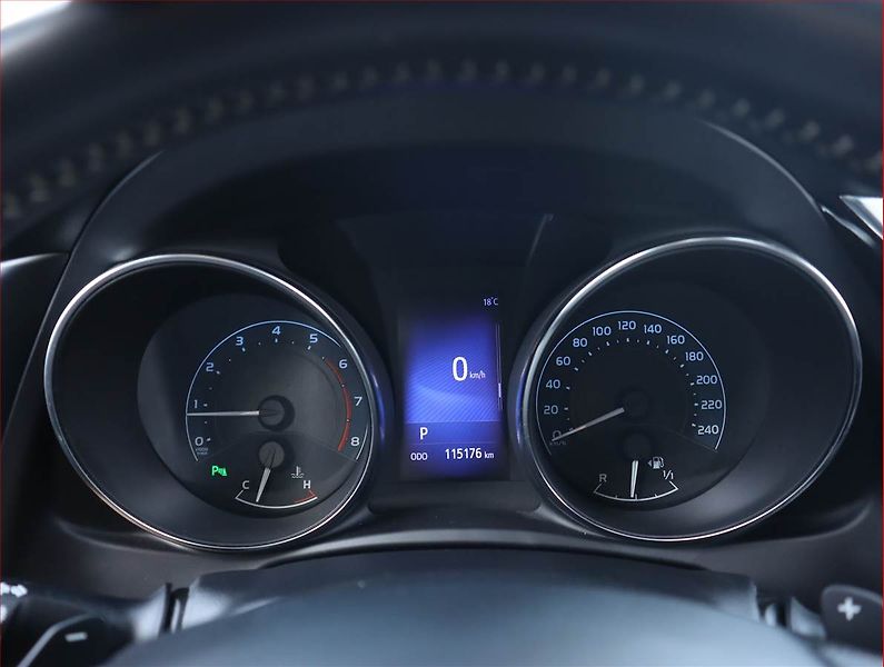 Toyota Auris (2018) 1.2 Ti, Automat, Serv.kniha - fotka 11 z 19