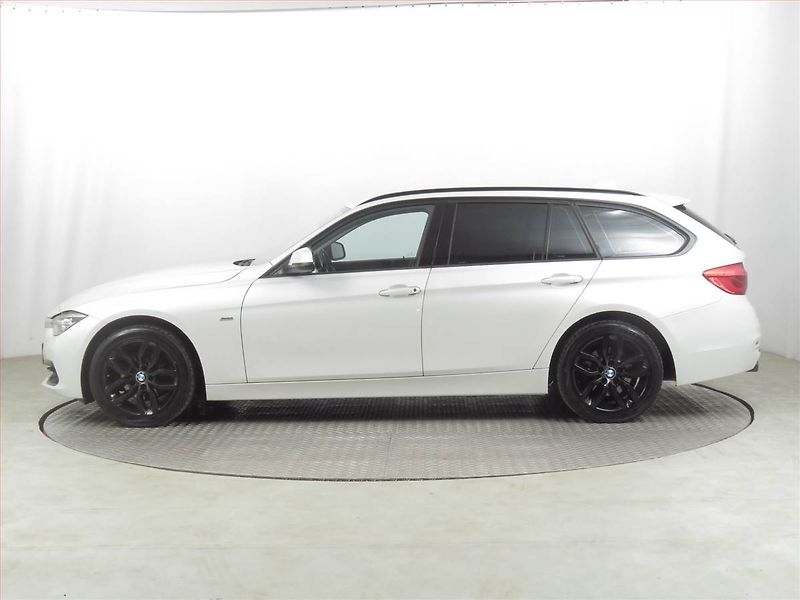 BMW Řada 3 (2017) 316 d, Automat, Navi, Tempomat - fotka 3 z 22