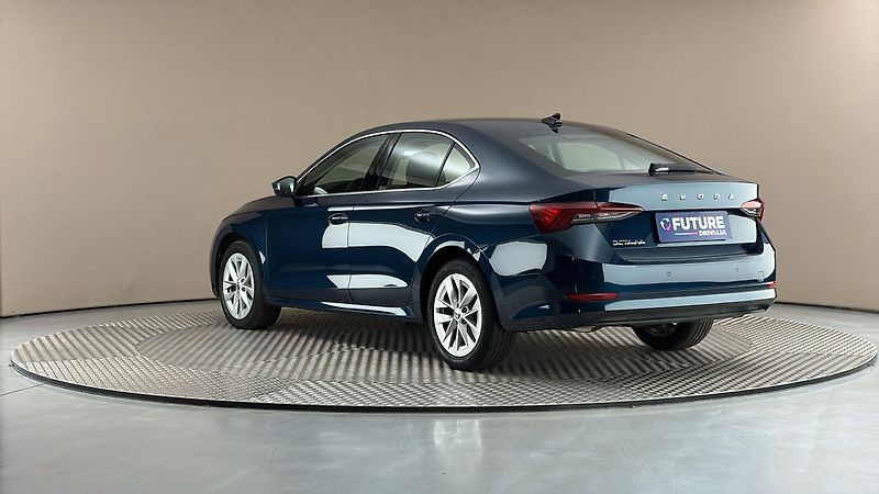 Škoda Octavia 2.0 TDI DSG Style - fotka 2 z 25