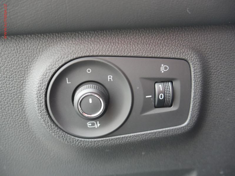 MG ZS (2022) 1.0 TGi, 1.maj,ČR, Exclusive - fotka 17 z 28