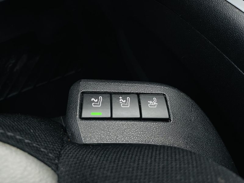 Citroën Grand C4 Picasso 2.0HDi MAN 7MÍST SERVISKA TAŽN - fotka 35 z 47