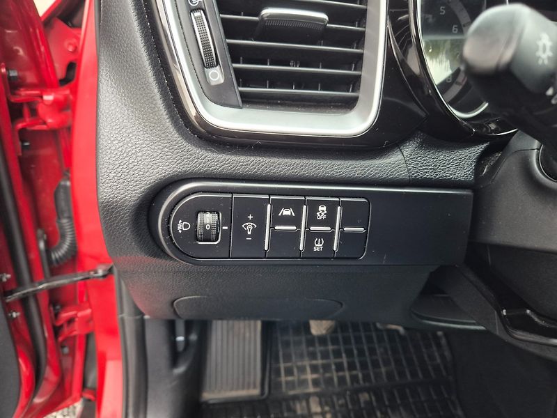Kia XCeed (2022) 1.5i TOP  NOVE V CZ EXKLUSIVE - fotka 23 z 37