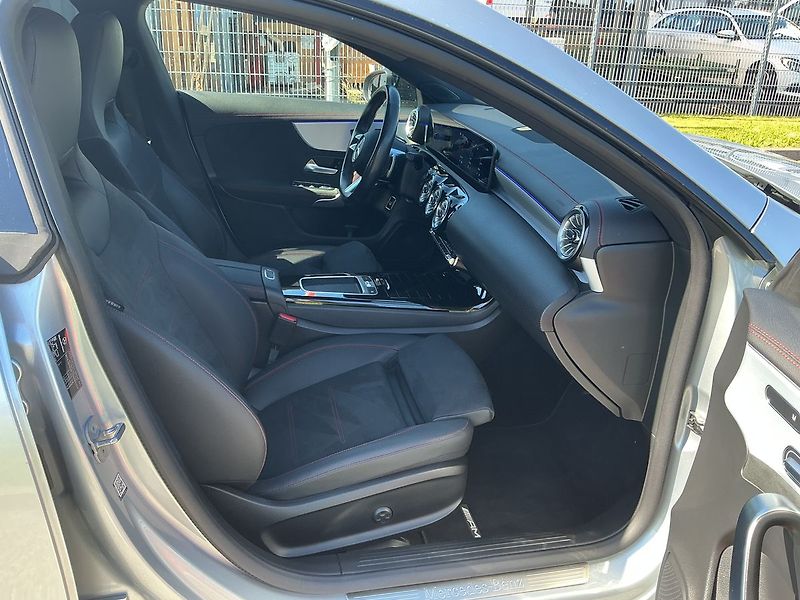 Mercedes-Benz CLA 250 AMG 4MATIC Shooting Brake - fotka 17 z 21