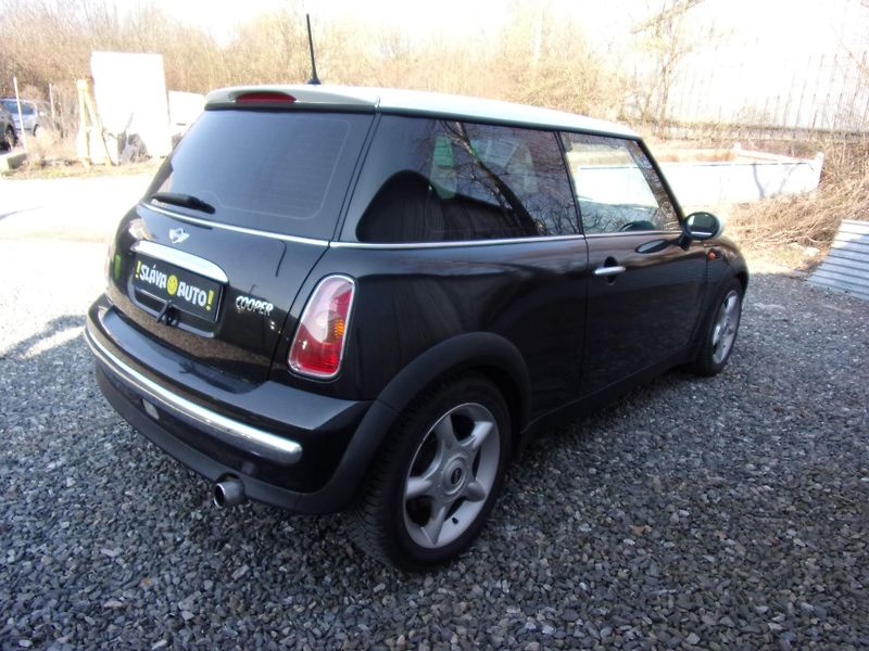 Mini Cooper (2003) 1.6i 85kW  SYMPATICKÝ VŮZ - fotka 5 z 18