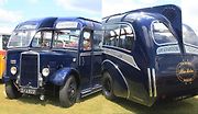 Jak šla doba vznikaly a zanikaly různí výrobci autobusů a také vznikaly autobusy podivných tvarů a určení. Na snímku je britský Leyland Cheetah Harringtons vybavený hřbetní ploutví.