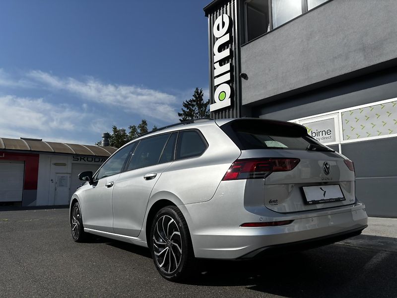Volkswagen Golf Variant (2024)  Life 1.5 eTSI - fotka 3 z 12