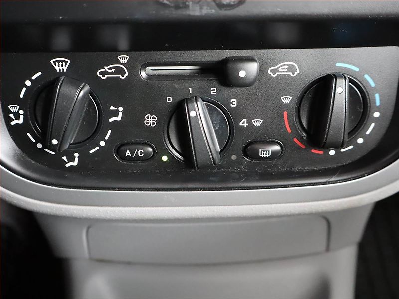 Citroën C3 (2007) Exclusive 1.1 i, po STK - fotka 14 z 14