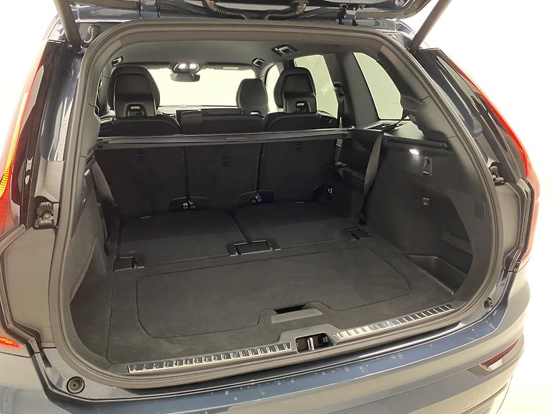 Volvo XC90 (2026) B5 AWD AUT BLACK EDITION PLUS  - fotka 5 z 74