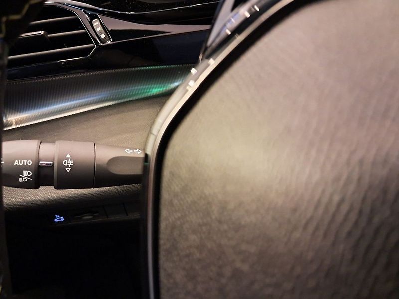 Peugeot 308 SW GT Hybrid 145 e-DCS6 - fotka 24 z 40