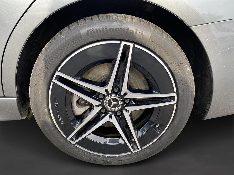 Mercedes-Benz Třídy C C 300 de 4MATIC - fotka 22 z 26