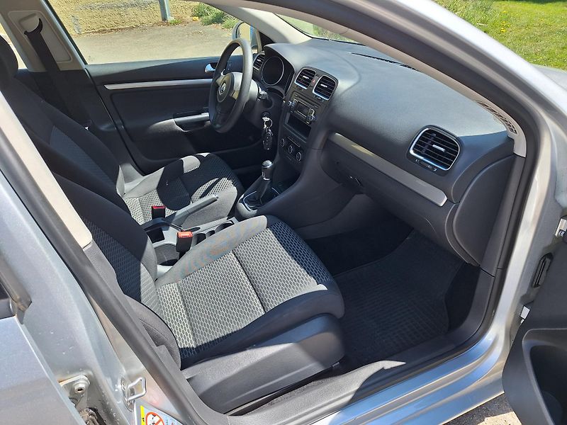 Volkswagen Golf (2012) VW Golf 1.6 tdi WEBASTO - fotka 13 z 19