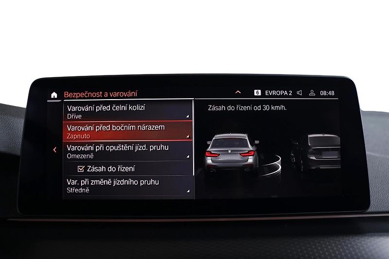 BMW Řada 5 520d xDrive - fotka 12 z 22