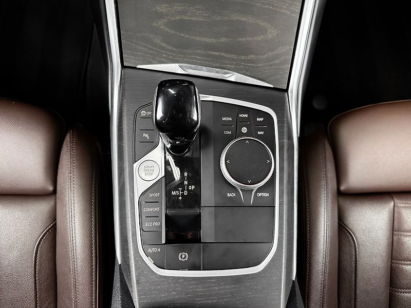 BMW Řada 3 320d xDrive LUXURY LINE, PANOR - fotka 24 z 30
