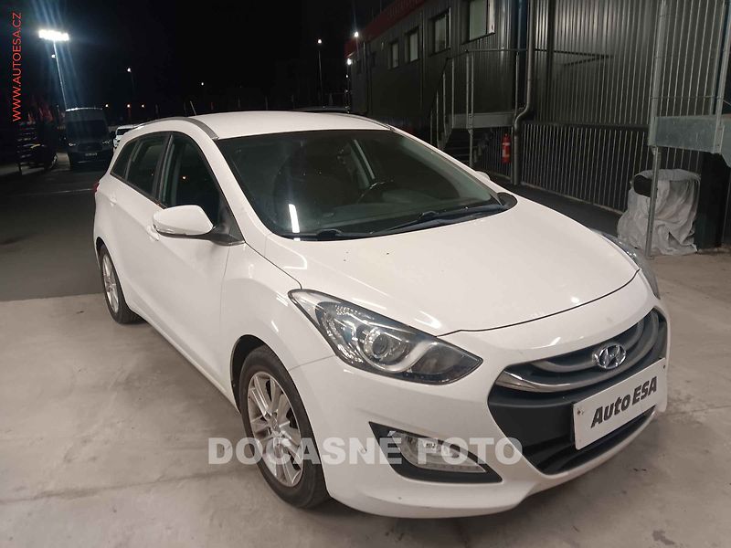 Hyundai i30 (2014) 1.6i CVVT - fotka 1 z 3